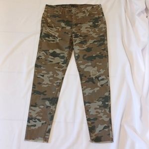 Fire Los Angeles Women's Camo Pant Size 11